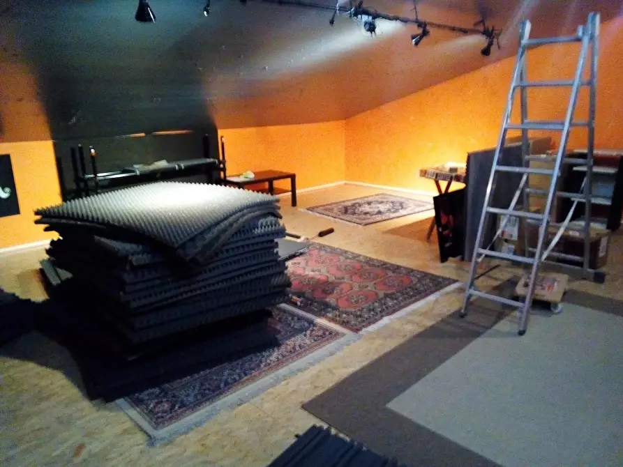 Immagine 23 di Attività commerciale in affitto  in Via ugo la malfa 33 a Collesalvetti