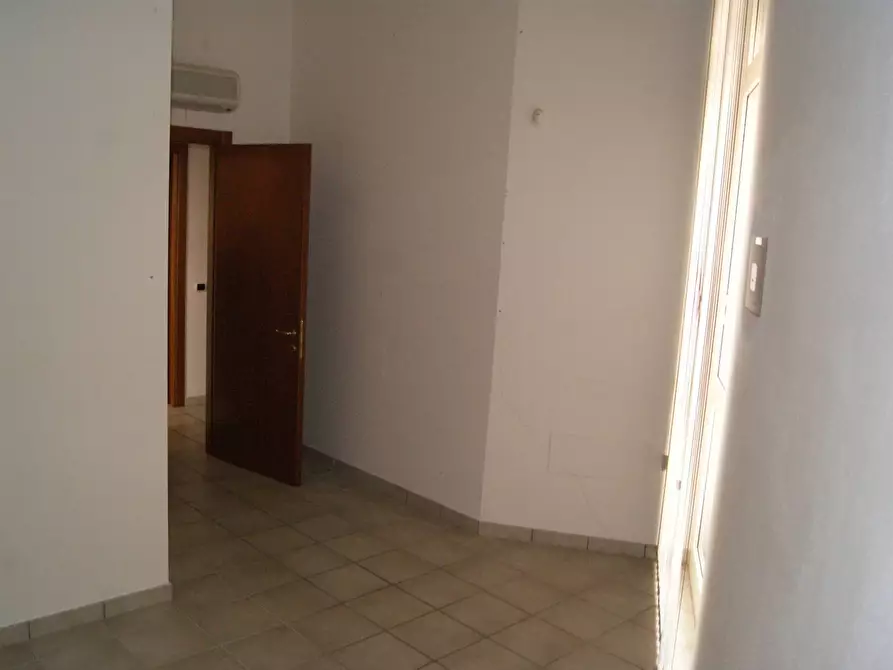 Immagine 7 di Ufficio in affitto  in Piazza Venti Settembre a Livorno