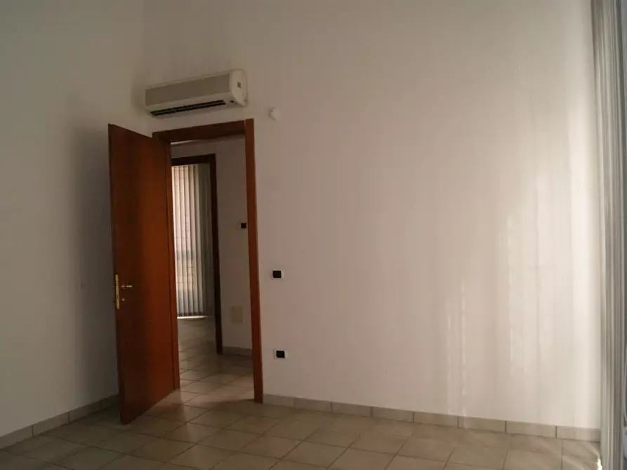 Immagine 11 di Ufficio in affitto  in Piazza Venti Settembre a Livorno