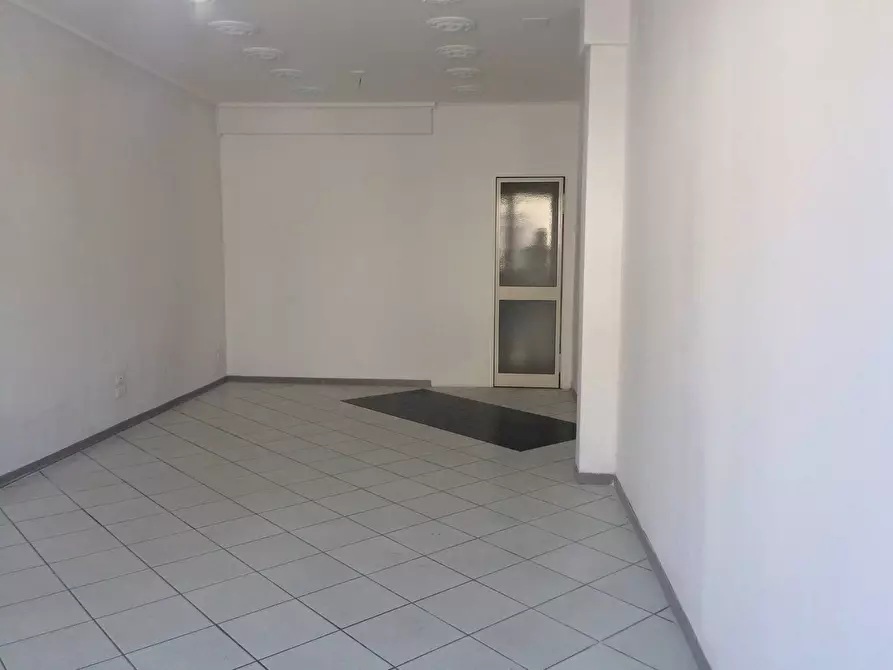 Immagine 3 di Attività commerciale in affitto  in via tosco romagnola 1220 a Cascina