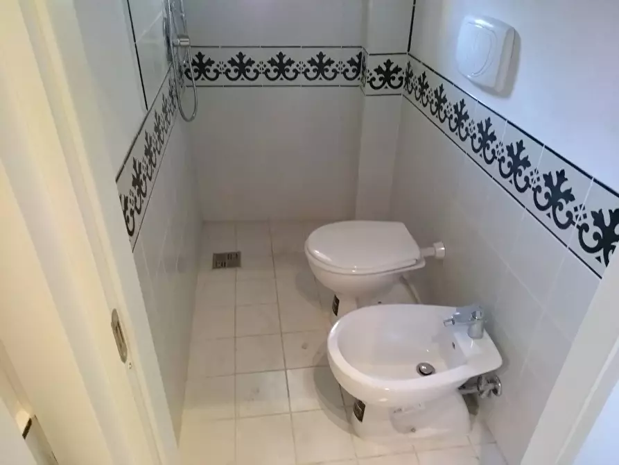 Immagine 9 di Ufficio in affitto  in Via Carlo Cattaneo a Pisa