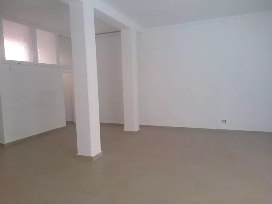 Immagine 2 di Attività commerciale in affitto  in Via Borgo Stretto a Pisa