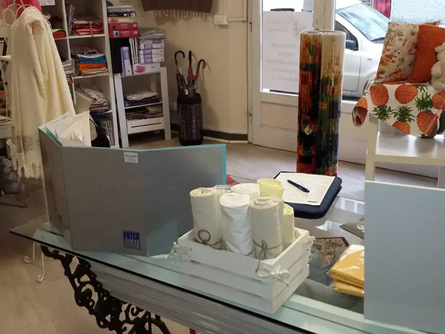 Immagine 3 di Attività commerciale in affitto  in Via Alessandro Manzoni a Pisa