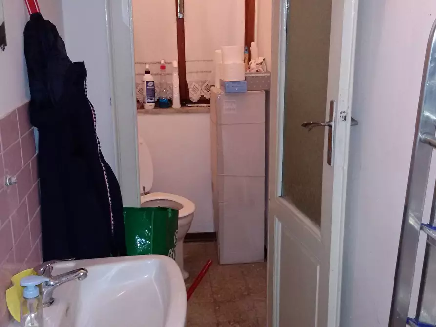 Immagine 4 di Attività commerciale in affitto  in Via Alessandro Manzoni a Pisa