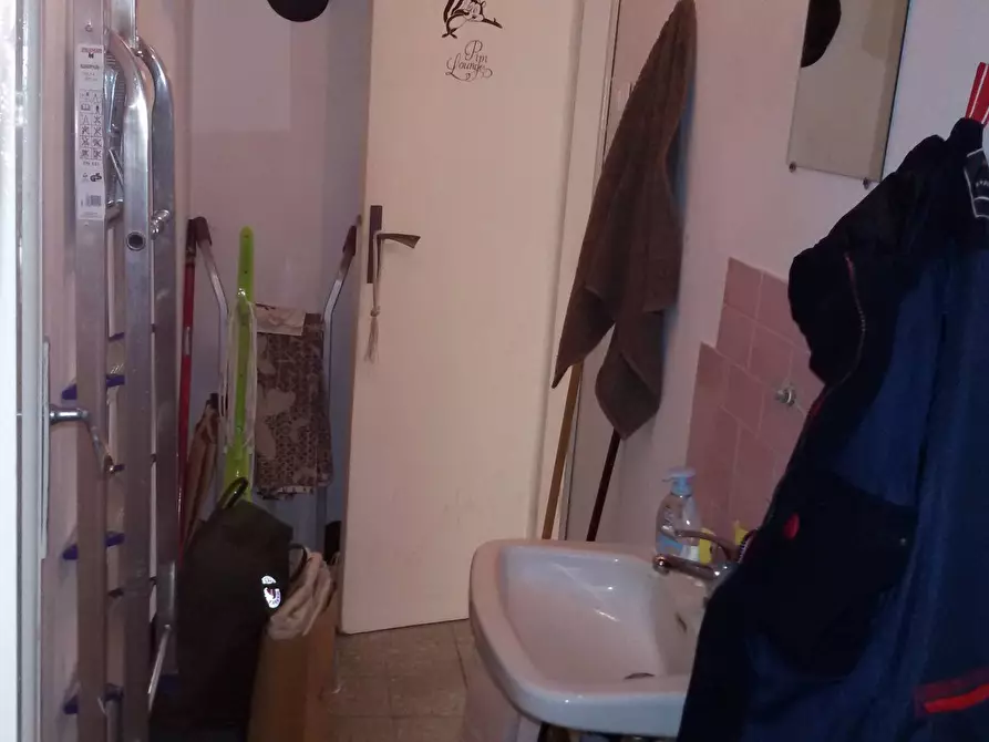 Immagine 5 di Attività commerciale in affitto  in Via Alessandro Manzoni a Pisa