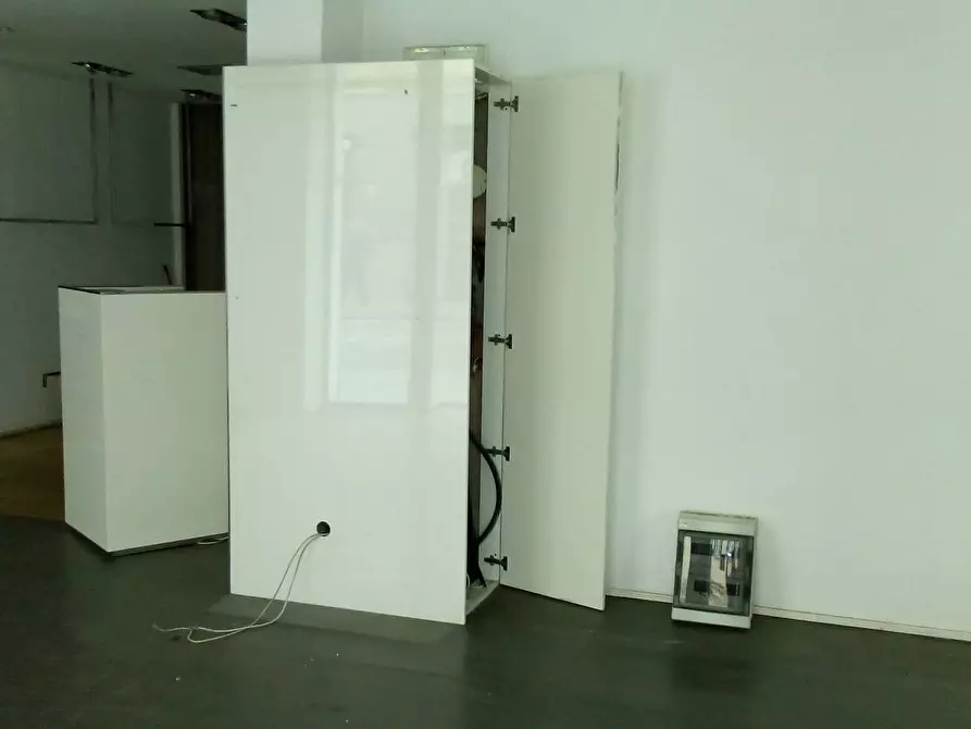 Immagine 10 di Attività commerciale in affitto  in Corso Amedeo 128 a Livorno