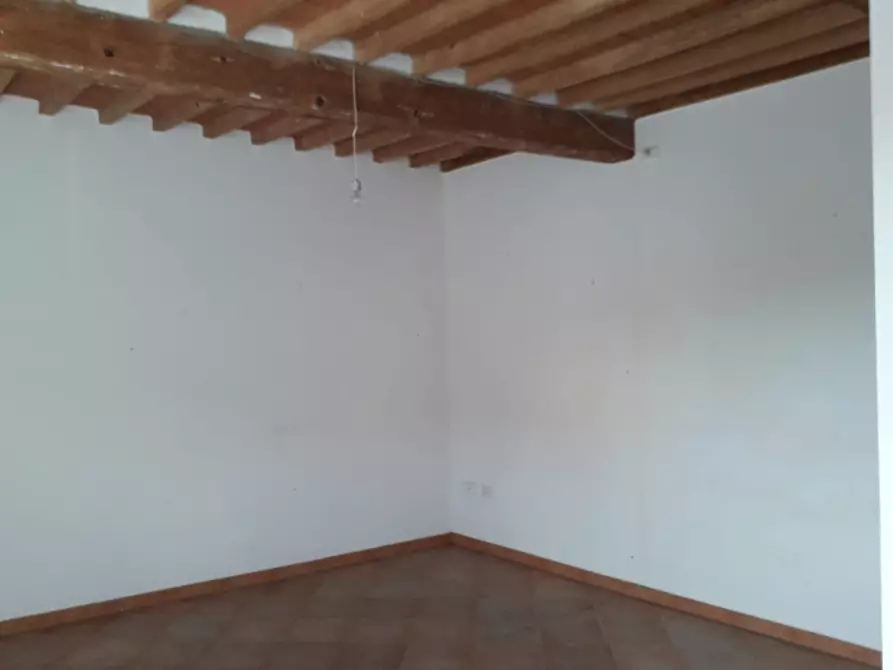 Immagine 2 di Ufficio in affitto  in toscoromangnola 1442 a Cascina