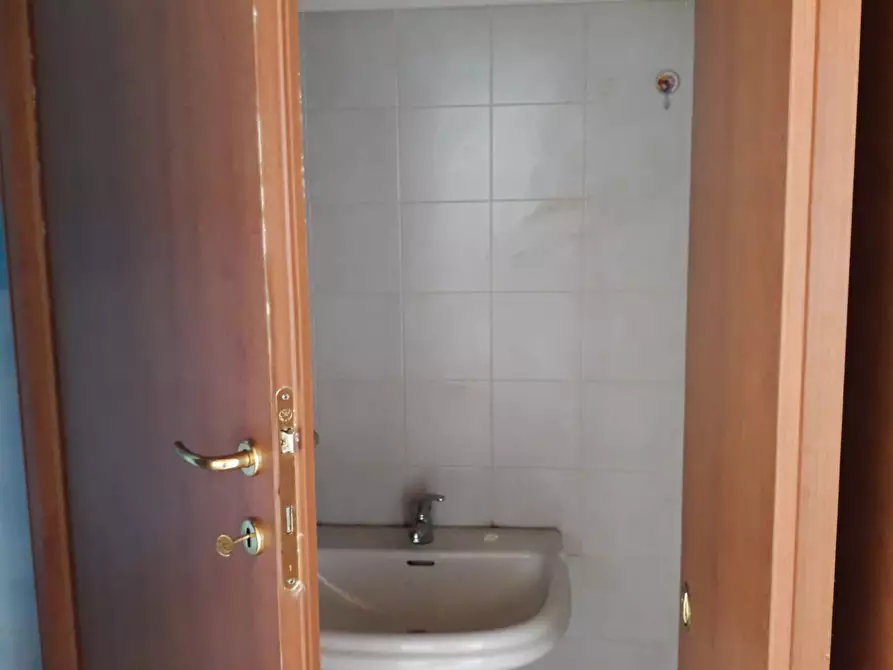 Immagine 7 di Ufficio in affitto  in toscoromangnola 1442 a Cascina