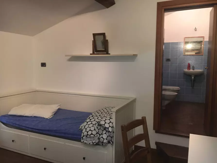 Immagine 6 di Appartamento in affitto  in Viale Del Risorgimento a Livorno