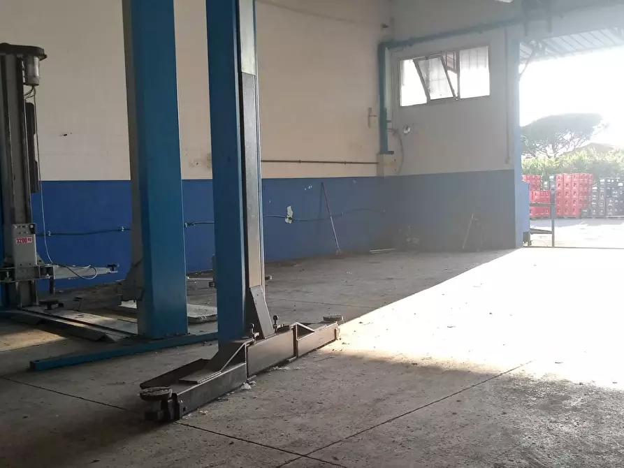 Immagine 3 di Attività commerciale in affitto  in Via xxV Aprile 33 a San Giuliano Terme