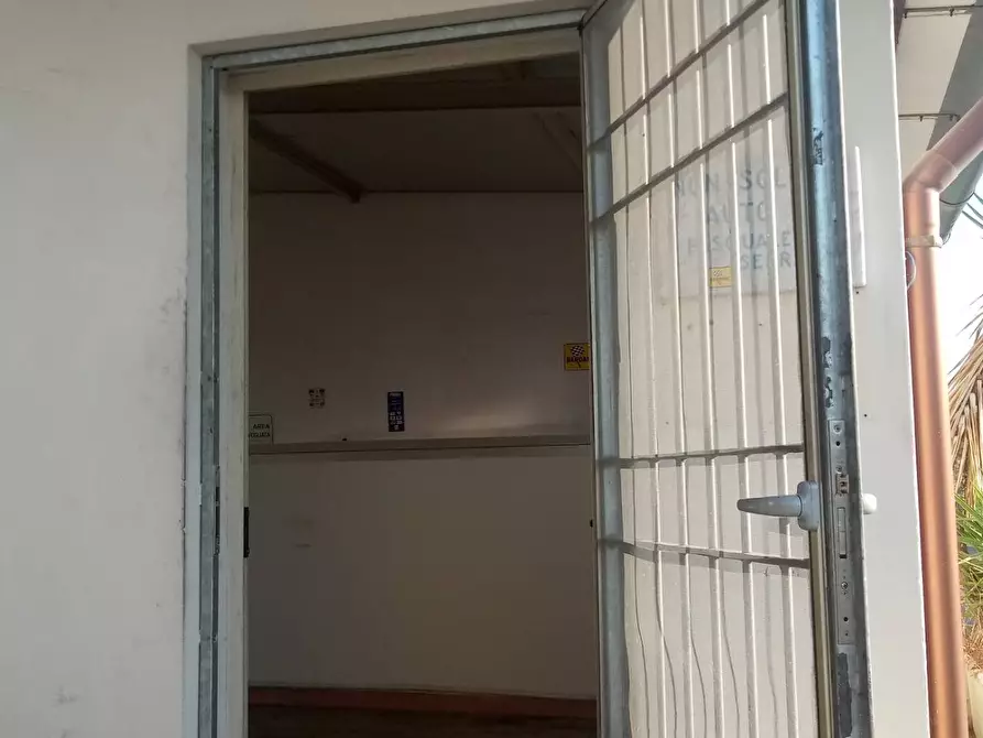 Immagine 7 di Attività commerciale in affitto  in Via xxV Aprile 33 a San Giuliano Terme