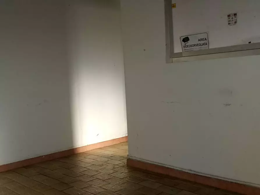 Immagine 8 di Attività commerciale in affitto  in Via xxV Aprile 33 a San Giuliano Terme