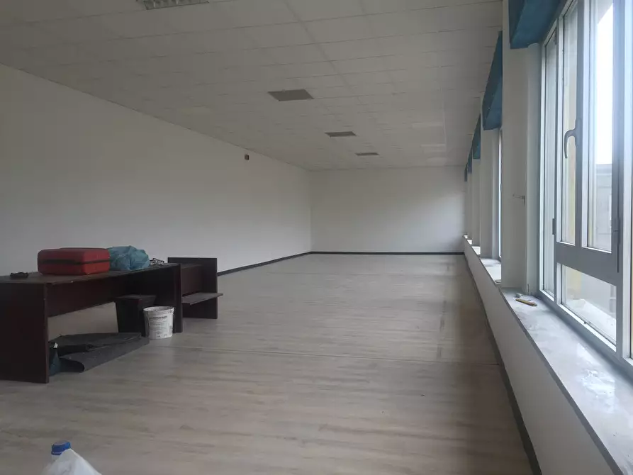 Immagine 11 di Attività commerciale in affitto  in savonarola a Lucca