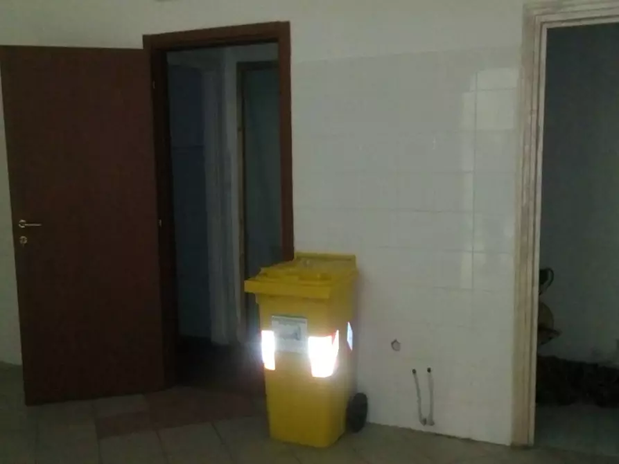 Immagine 7 di Attività commerciale in affitto  in Via Gugliermo Marconi 15 a Livorno