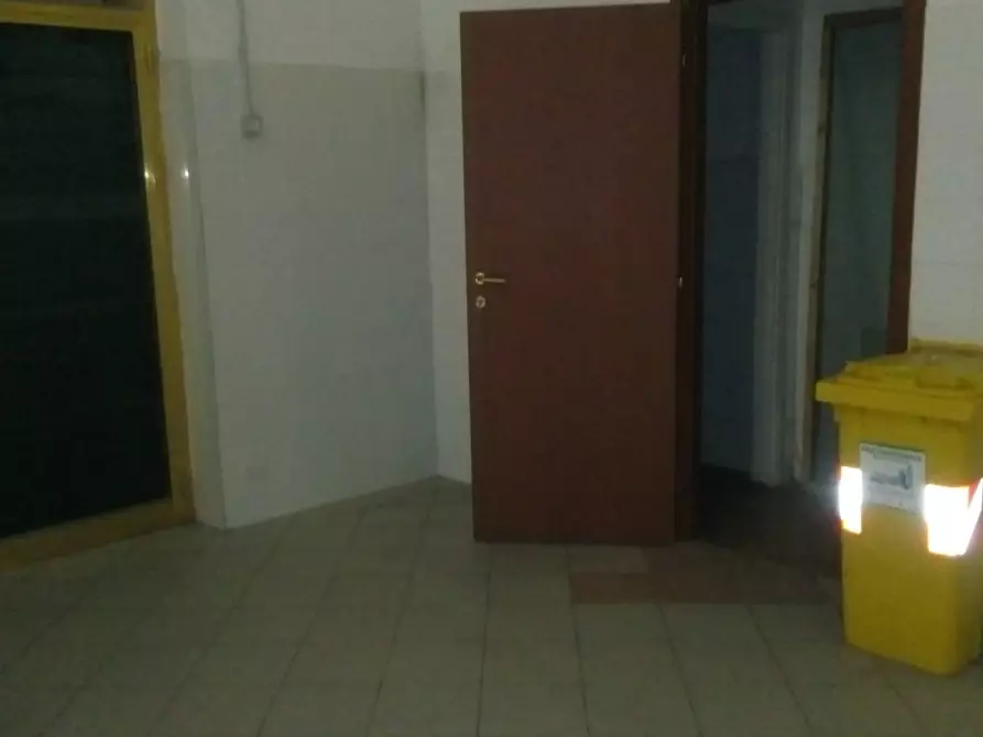 Immagine 6 di Attività commerciale in affitto  in Via Gugliermo Marconi 15 a Livorno