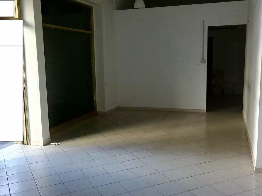 Immagine 4 di Attività commerciale in affitto  in Via Gugliermo Marconi 15 a Livorno