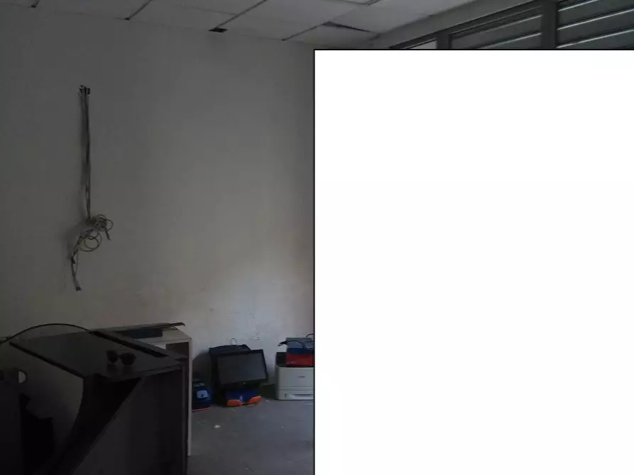 Immagine 10 di Attività commerciale in affitto  in Via delle Navi a Livorno