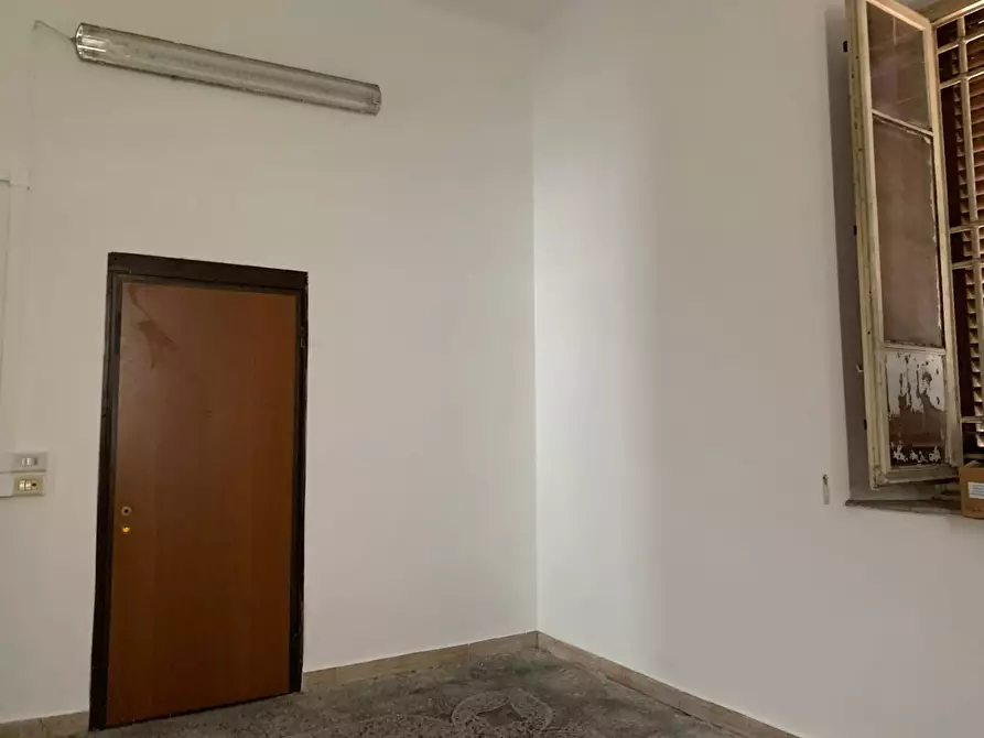 Immagine 9 di Attività commerciale in affitto  in via bandettini a Lucca