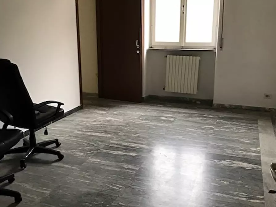 Immagine 4 di Ufficio in affitto  in Via Roma a Livorno