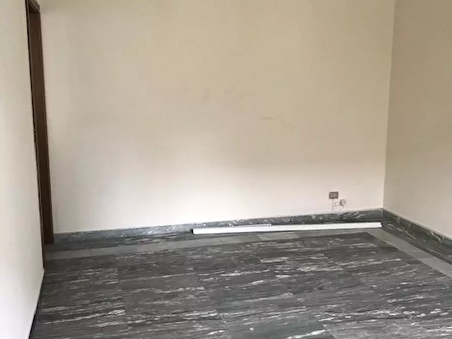 Immagine 8 di Ufficio in affitto  in Via Roma a Livorno