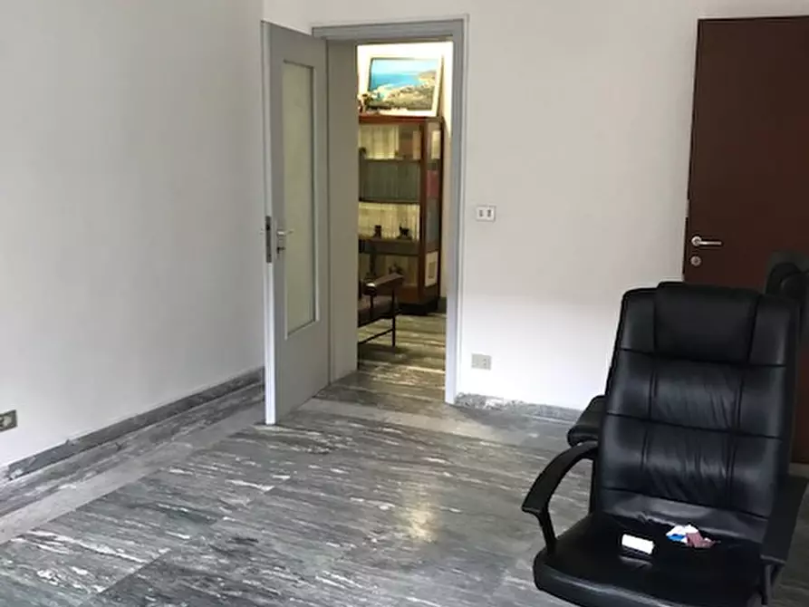 Immagine 5 di Ufficio in affitto  in Via Roma a Livorno