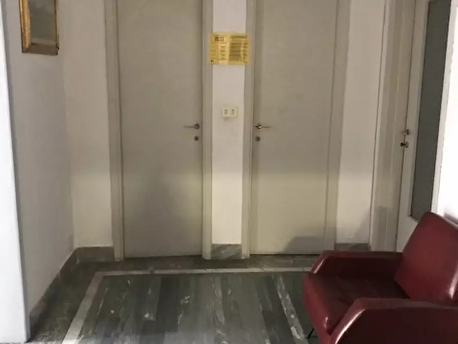 Immagine 10 di Ufficio in affitto  in Via Roma a Livorno
