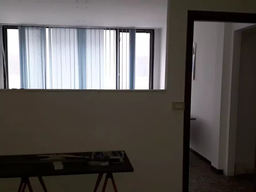 Immagine 3 di Ufficio in affitto  in via ugo la malfa a Cascina