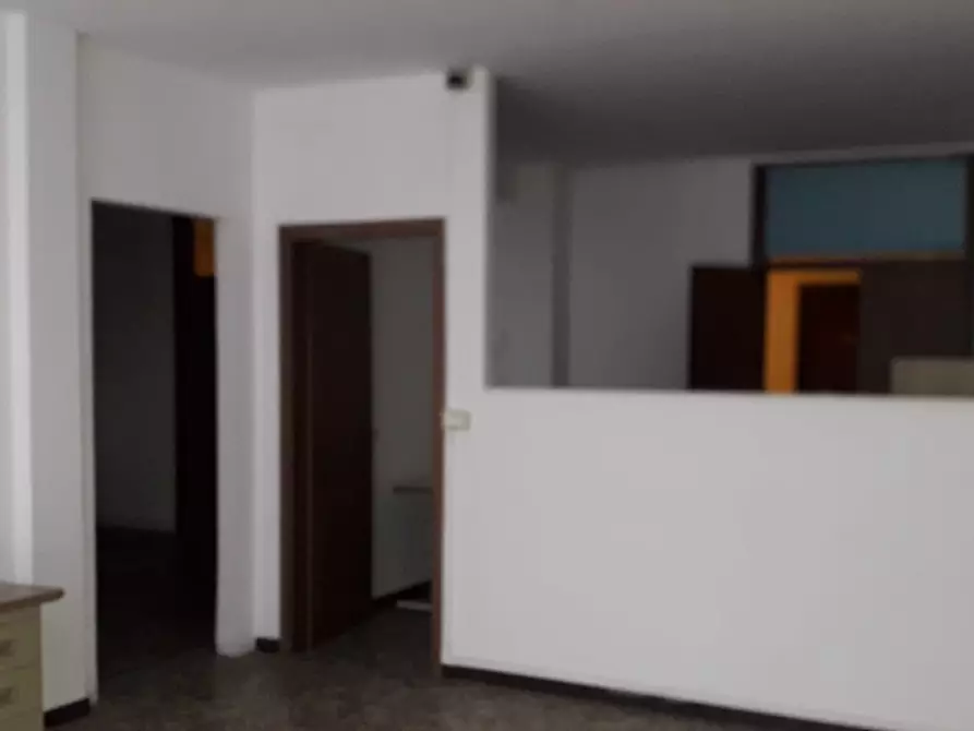 Immagine 9 di Ufficio in affitto  in via ugo la malfa a Cascina