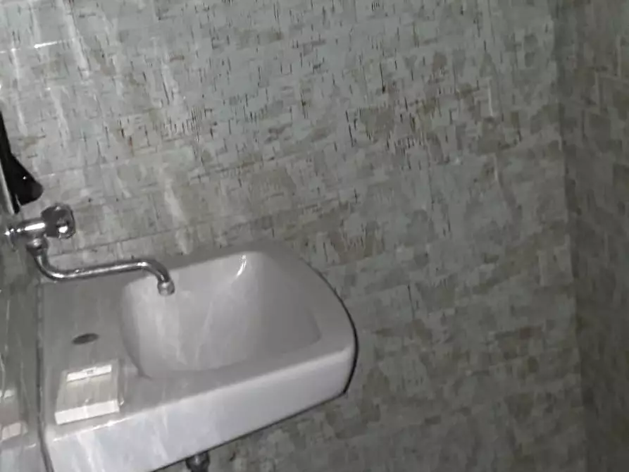 Immagine 17 di Ufficio in affitto  in via ugo la malfa a Cascina