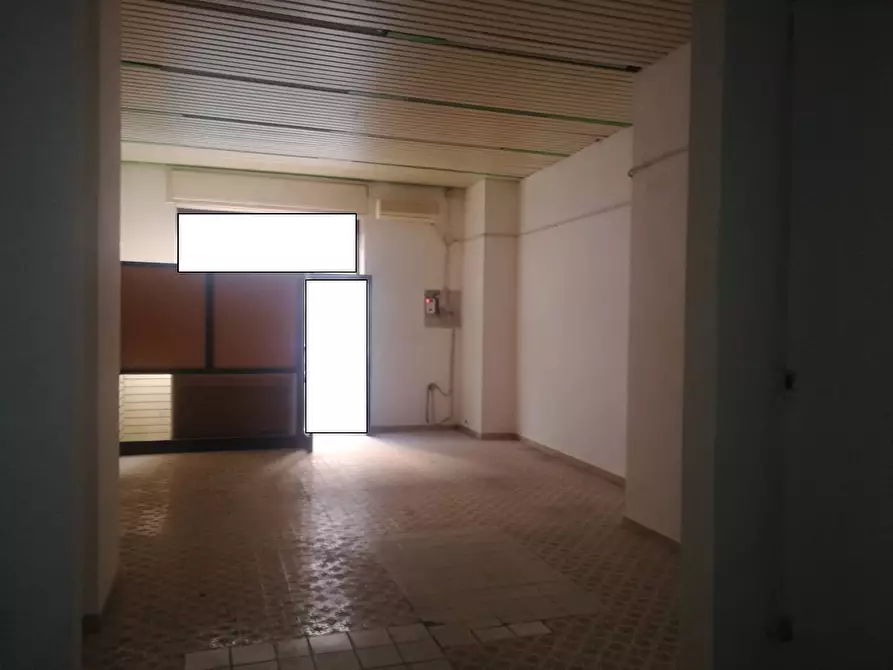 Immagine 11 di Attività commerciale in affitto  in Via Cosimo Del Fante 12 a Livorno