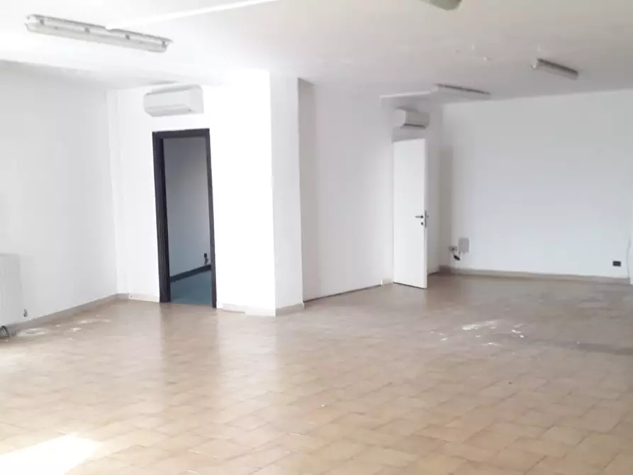 Immagine 3 di Ufficio in affitto  in tosco romagnola 203 a Cascina