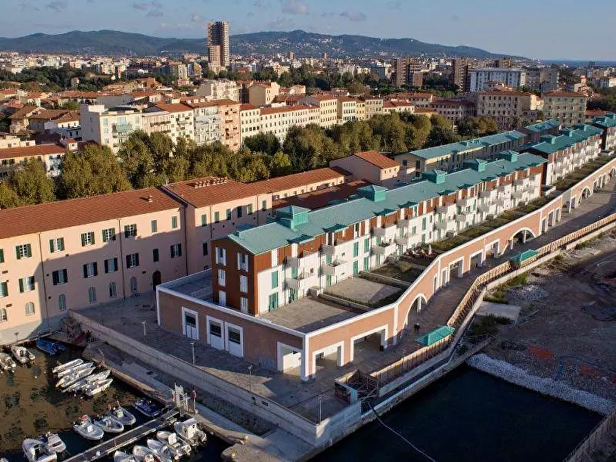 Immagine 8 di Ufficio in affitto  in Via grande 173 a Livorno