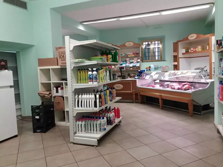 Immagine 3 di Attività commerciale in affitto  in via veneto - a San Giuliano Terme