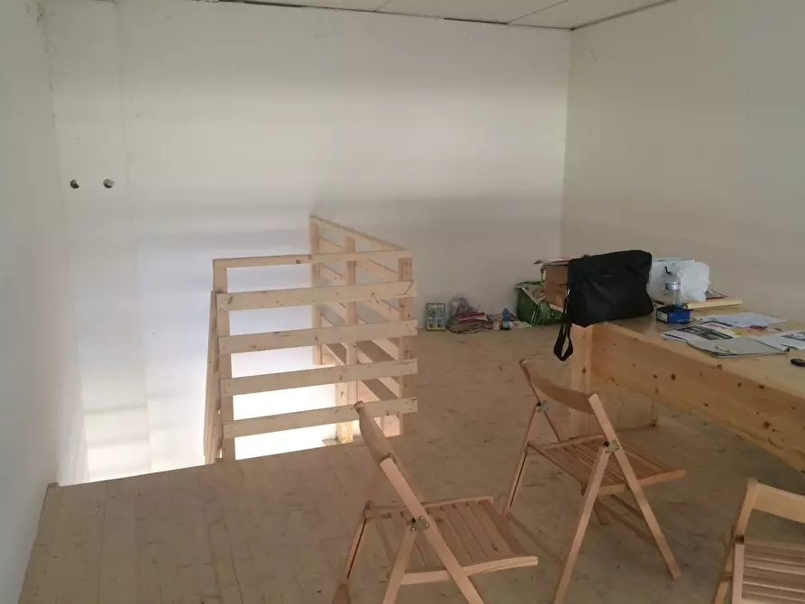 Immagine 3 di Magazzino in affitto  in via forti 1 a Pisa