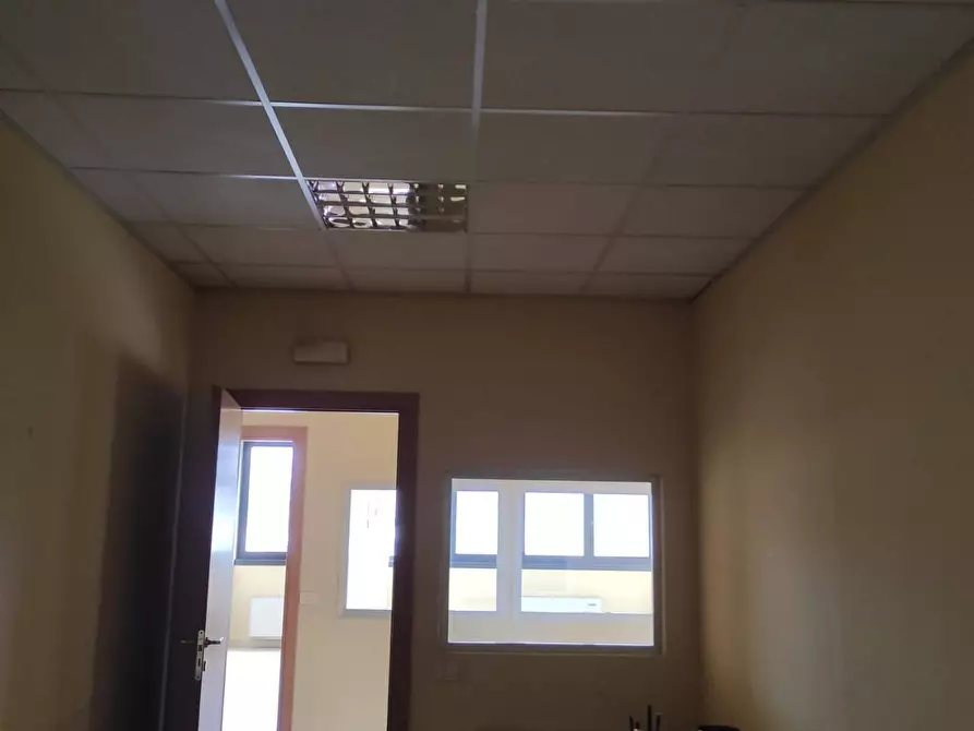 Immagine 5 di Ufficio in affitto  in Via Sarzanese 90 a Lucca