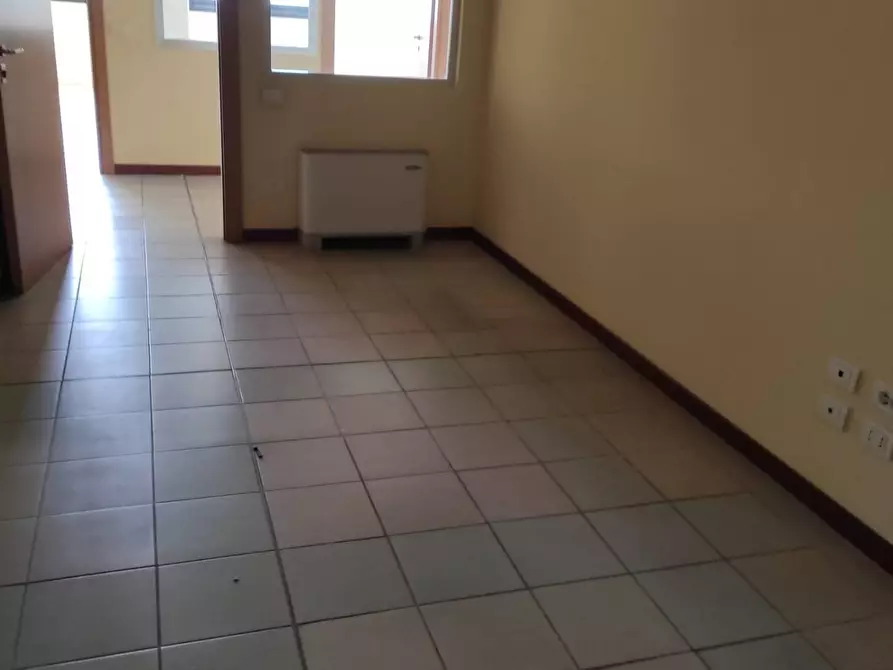 Immagine 6 di Ufficio in affitto  in Via Sarzanese 90 a Lucca