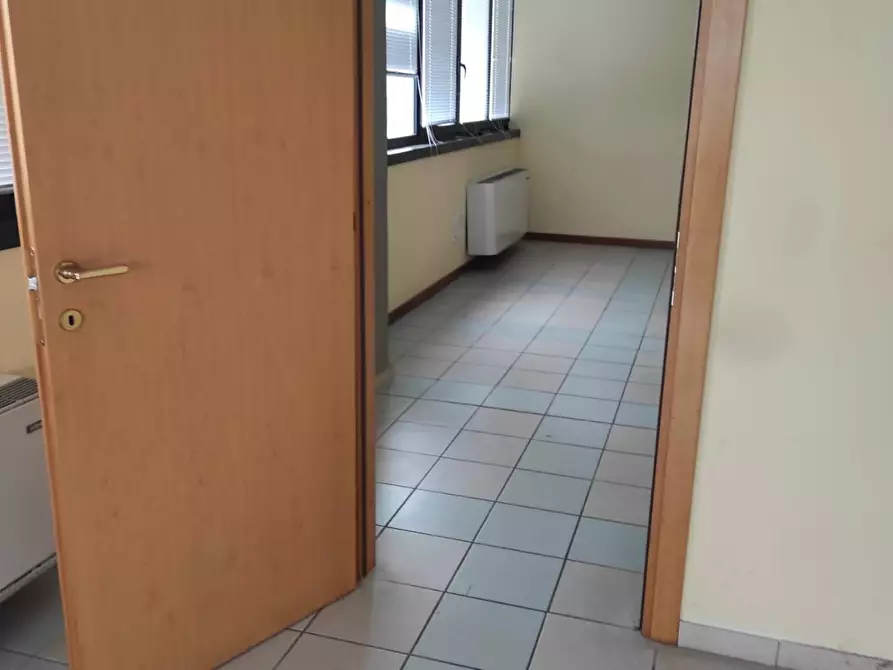 Immagine 7 di Ufficio in affitto  in Via Sarzanese 90 a Lucca