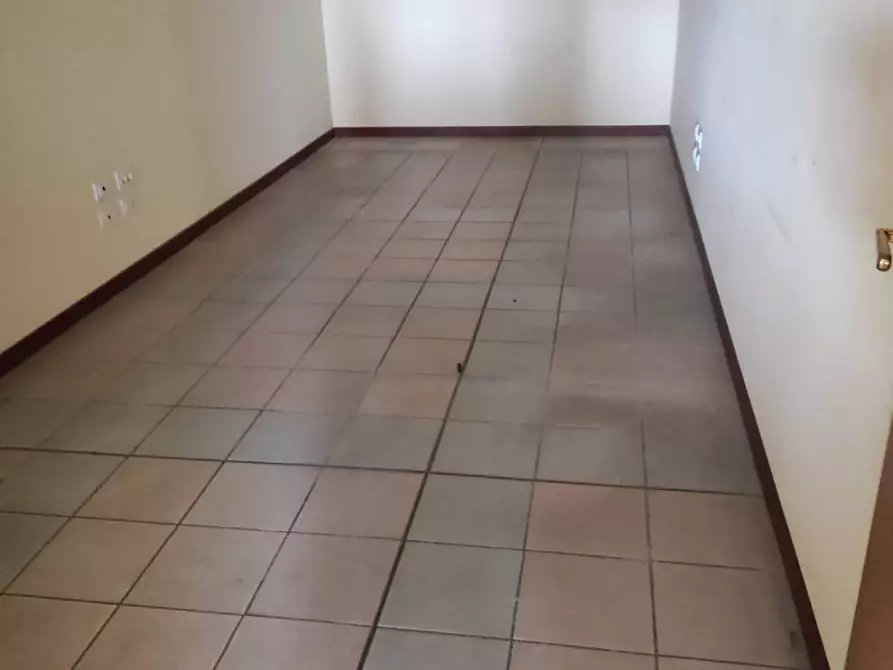 Immagine 9 di Ufficio in affitto  in Via Sarzanese 90 a Lucca