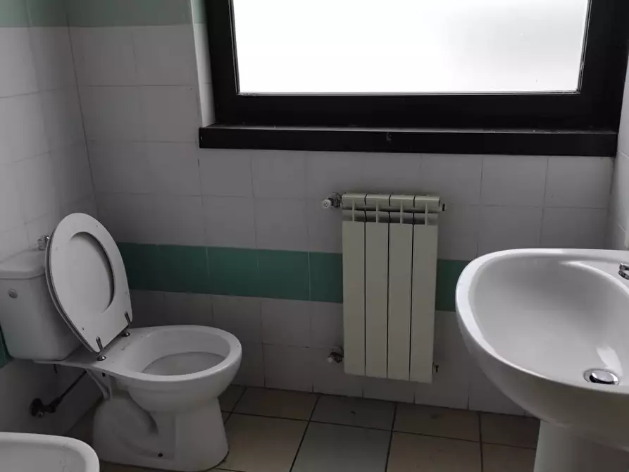 Immagine 12 di Ufficio in affitto  in Via Sarzanese 90 a Lucca