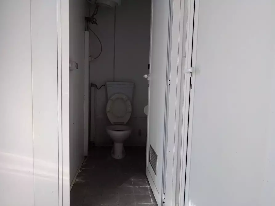 Immagine 9 di Attività commerciale in affitto  in via fabricone ponte corvo a San Giuliano Terme