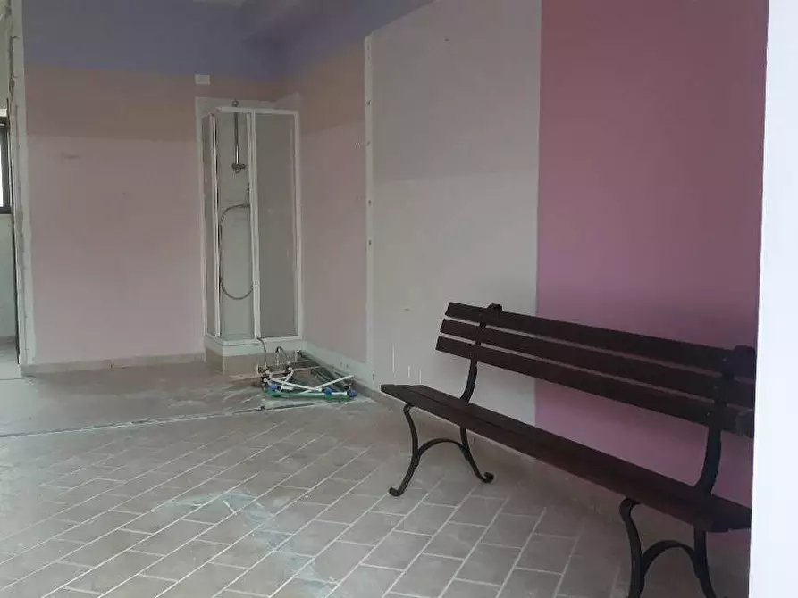 Immagine 2 di Attività commerciale in affitto  in Viale Europa 234 a Lucca