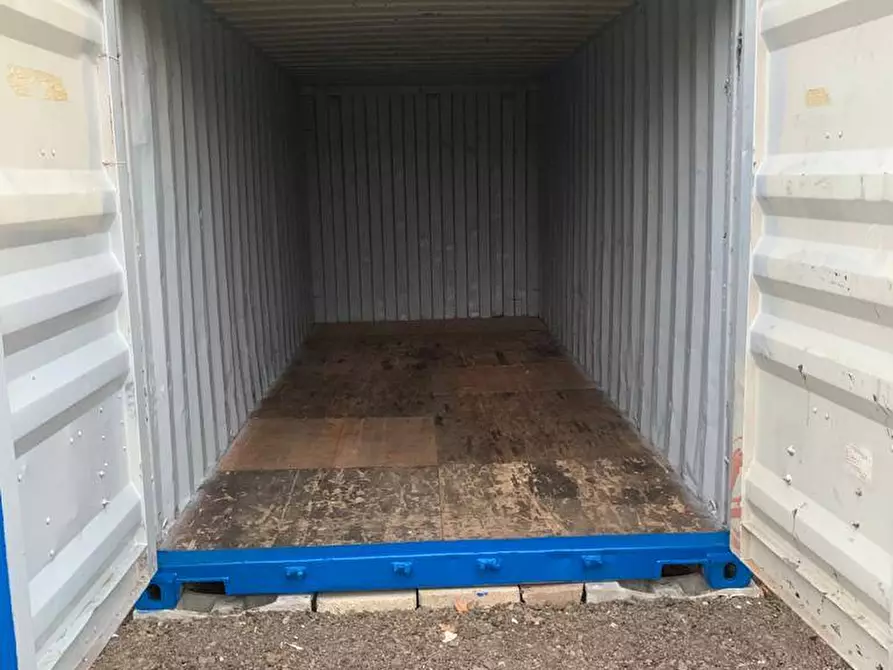 Immagine 3 di Magazzino in affitto  in via statale abetone - a San Giuliano Terme