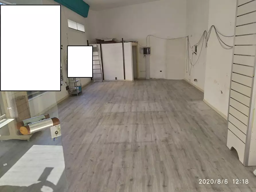 Immagine 4 di Attività commerciale in affitto  in Piazza Elia Benamozegh 10 a Livorno