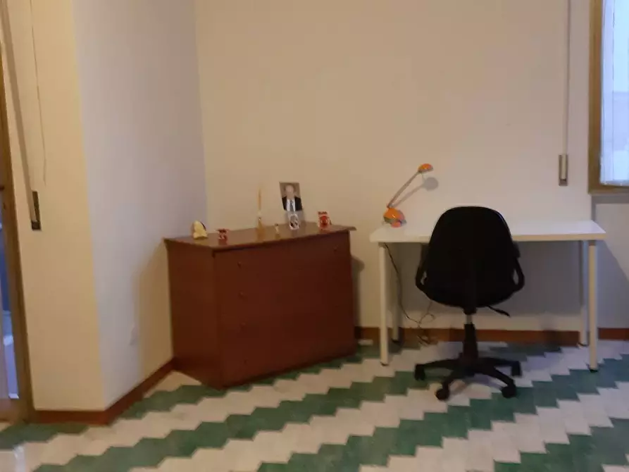 Immagine 8 di Camera in affitto  in Via Montello 36 a Pisa