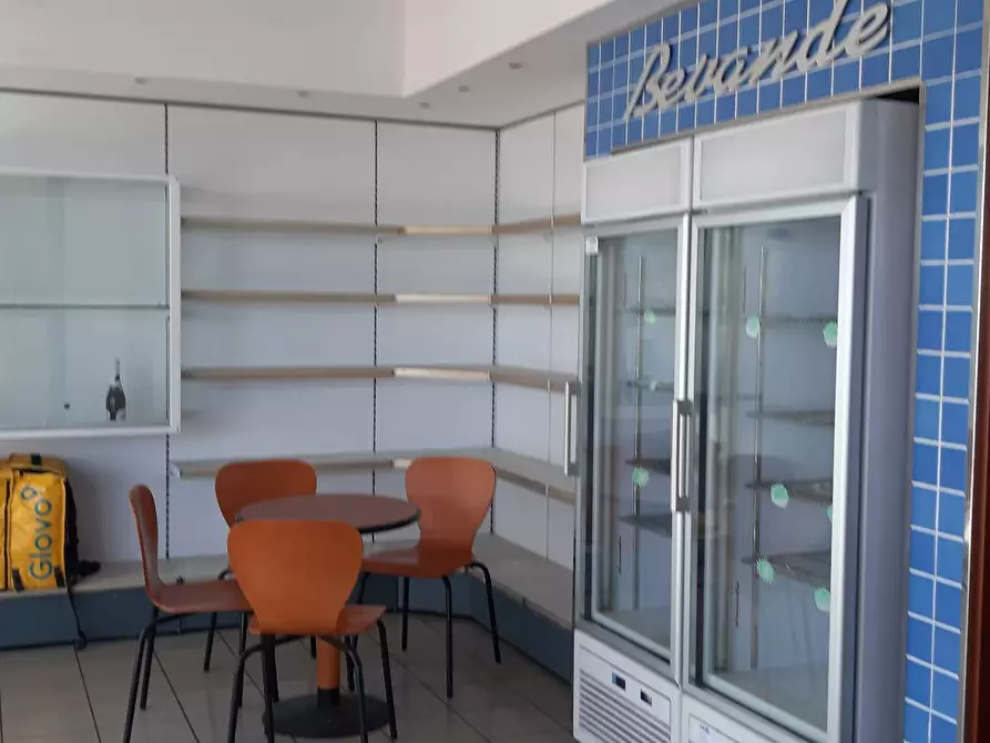 Immagine 4 di Attività commerciale in affitto  in largo giovannini - a Pisa