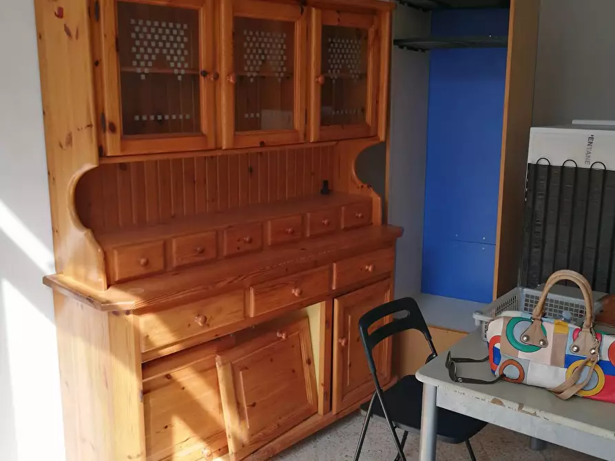 Immagine 2 di Attività commerciale in affitto  in Piazza Mazzini a Livorno