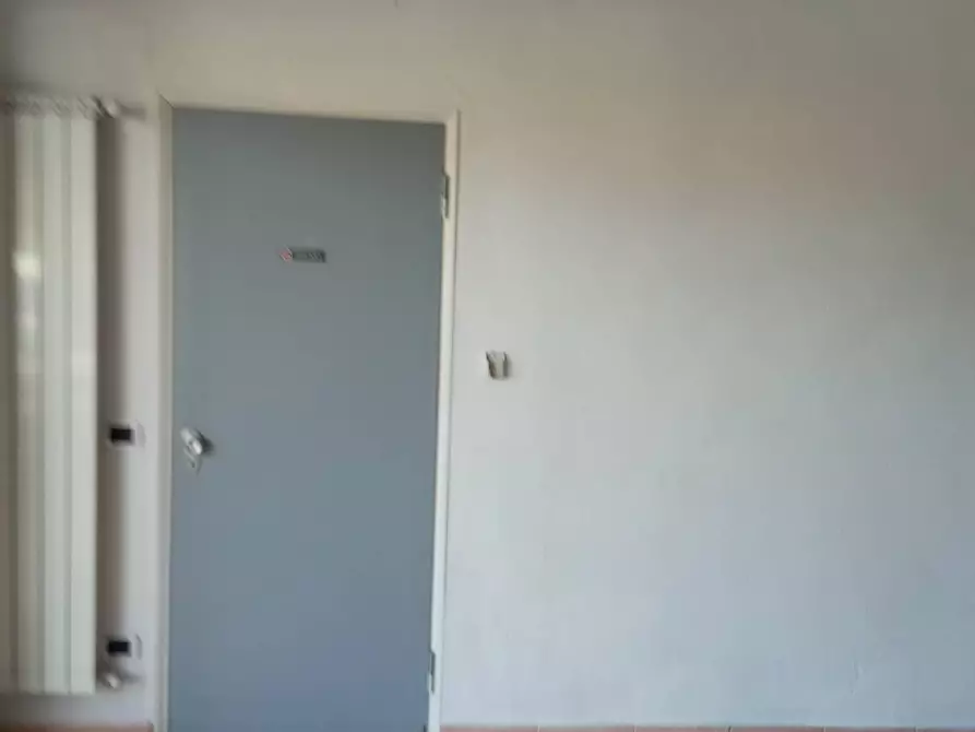 Immagine 3 di Attività commerciale in affitto  in lammari a Capannori