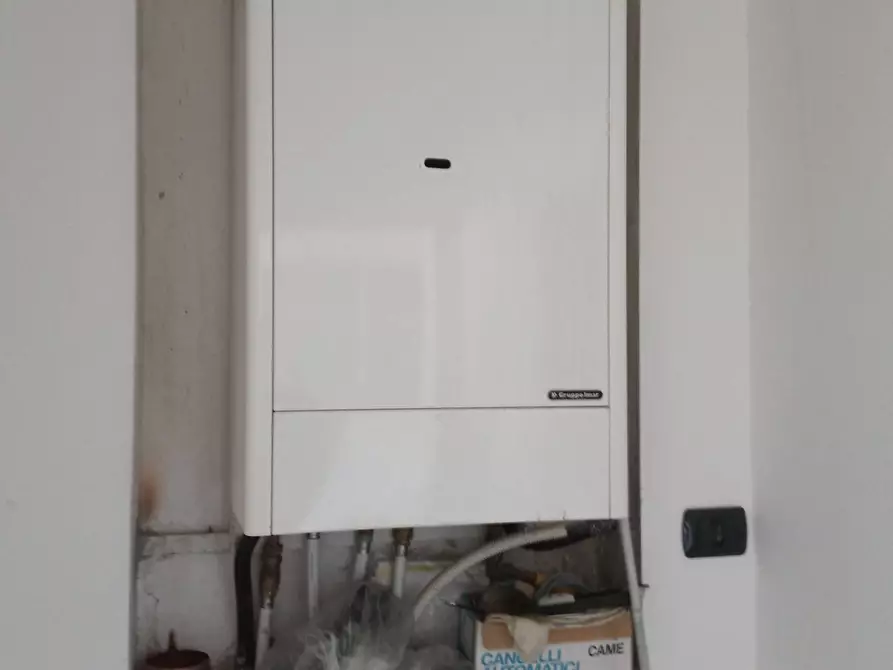 Immagine 6 di Attività commerciale in affitto  in lammari a Capannori