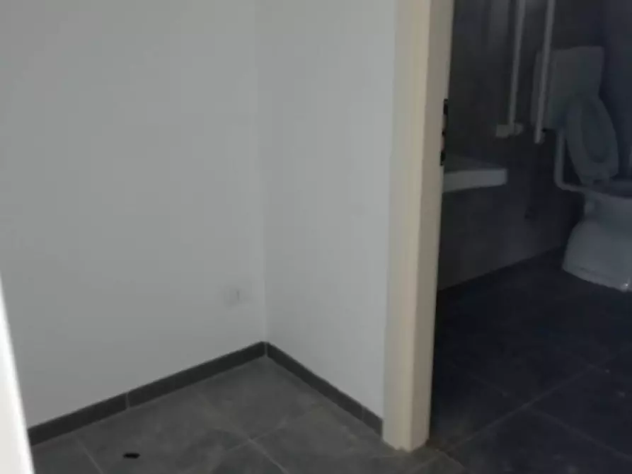 Immagine 4 di Attività commerciale in affitto  in lammari a Capannori