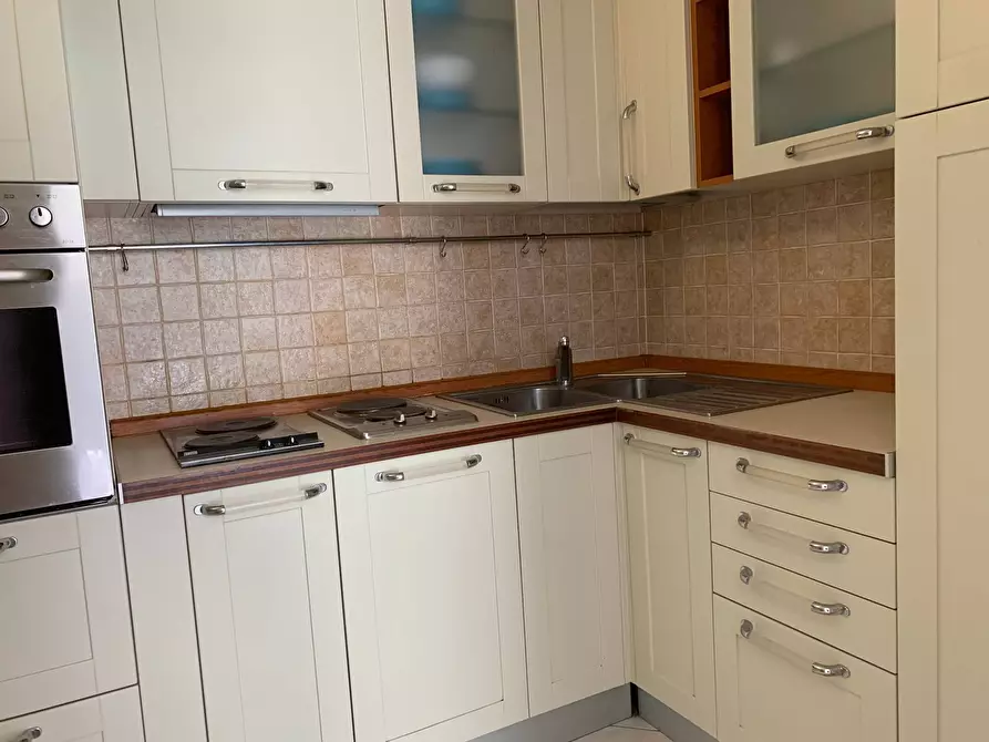 Immagine 10 di Appartamento in affitto  in via ugo foscolo a Pietrasanta